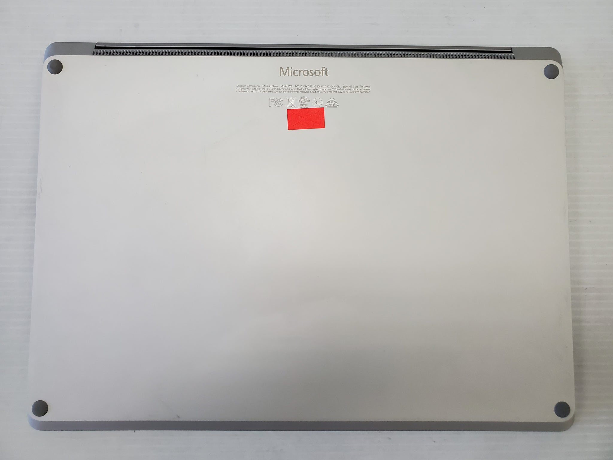Microsoft Surface Laptop, Model 1769 (DAG00003) Graphite Gold, Intel