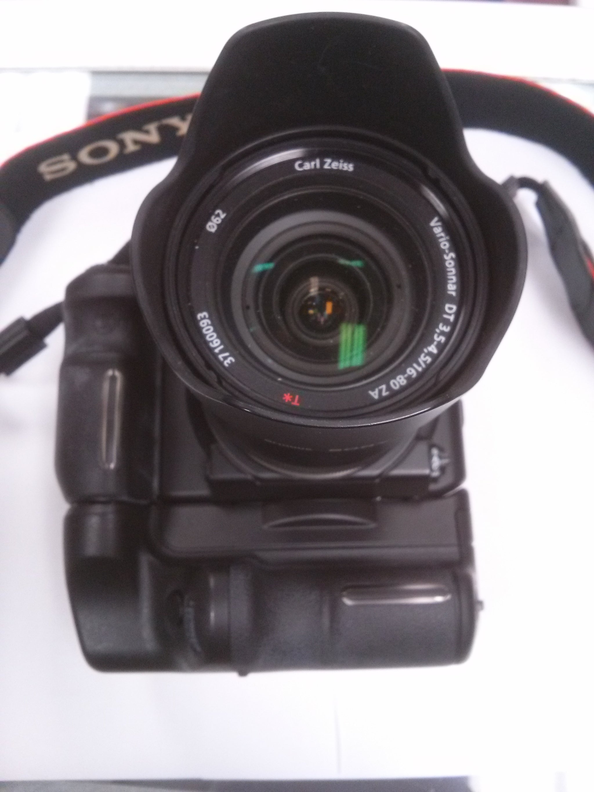 Sony Alpha A700 with 16-80 mm Lens Kit with Sony VGrip VG-C70AM USED